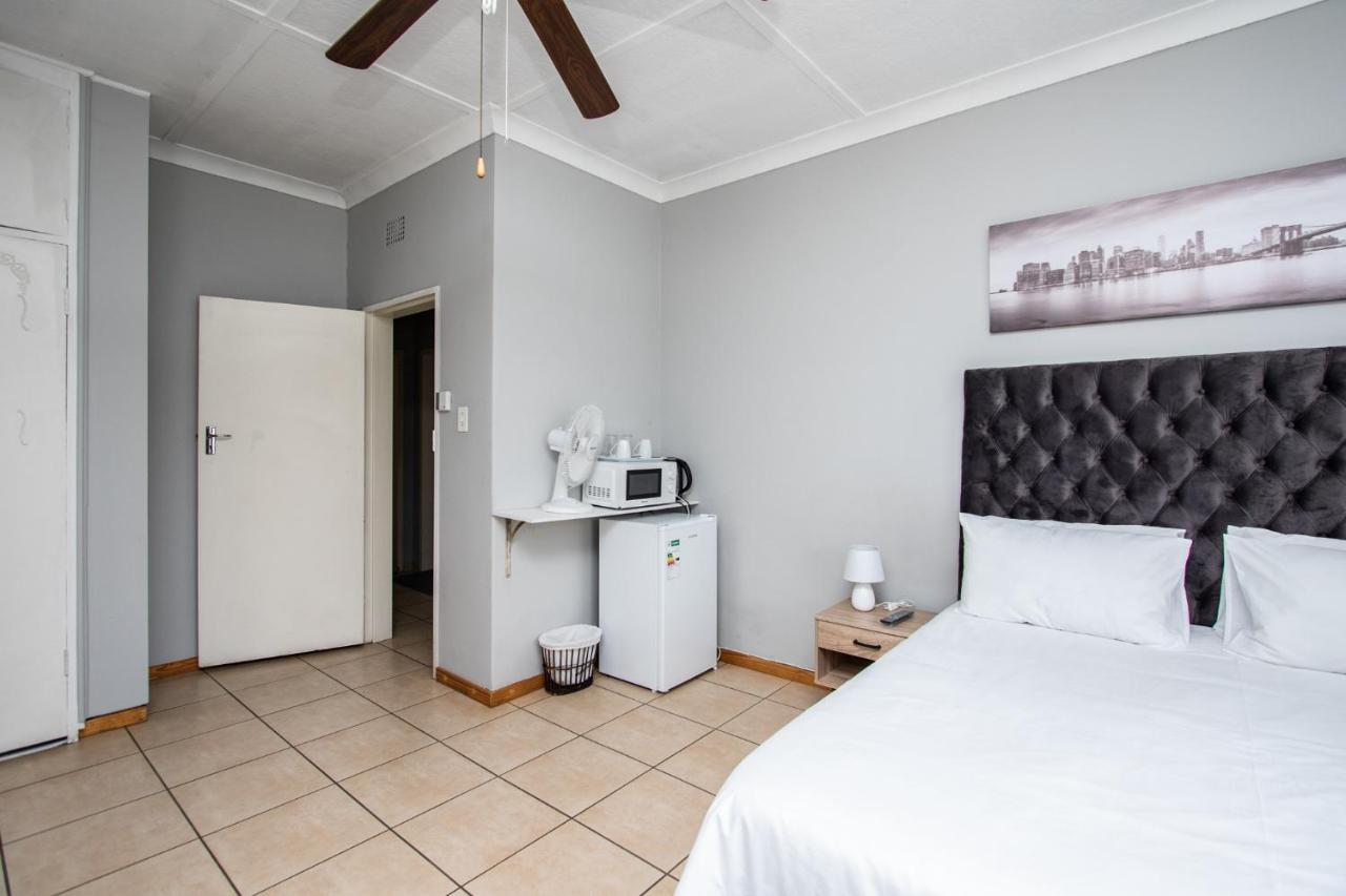 Willow Guest House Boksburg Exteriör bild