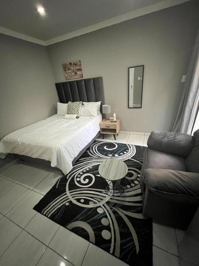 Willow Guest House Boksburg Exteriör bild